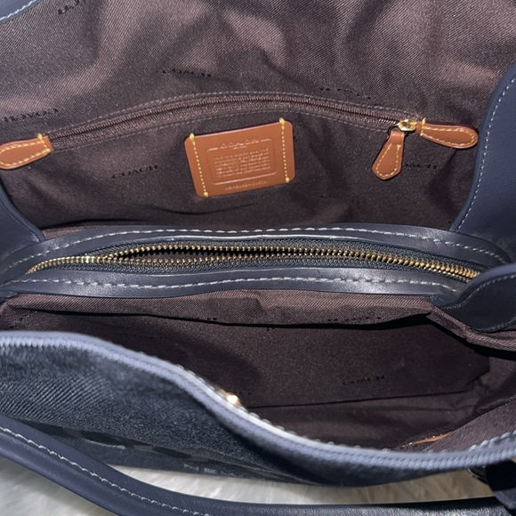 ❤️ Coach Horse and Carriage Jacquard Dalton 31 Blue Shoulder Bag EUC - Picture 7 of 10